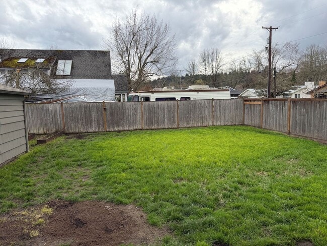 Building Photo - Charming 2 bed 1 bath house in a great neighborhood!