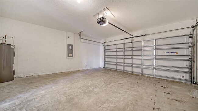 Building Photo - 12728 Lateral Root Dr