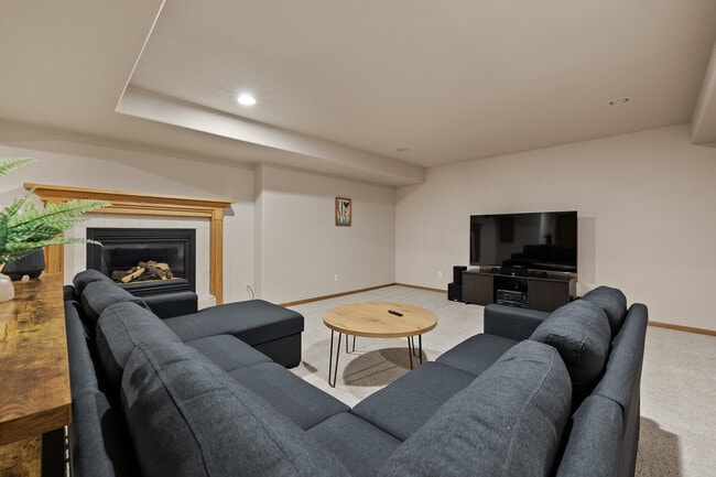 Building Photo - 23679 Dogleg Dr