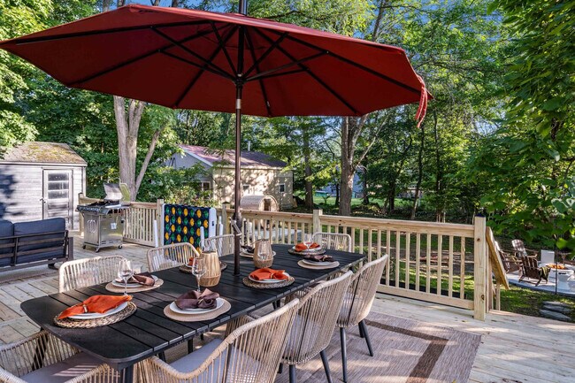 Building Photo - 52 Church St