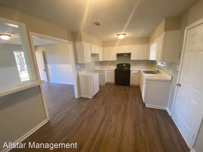 Building Photo - 3 br, 1.5 bath House - 103 Browning St