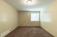 Building Photo - Beautiful Newer Home In South Lincoln
