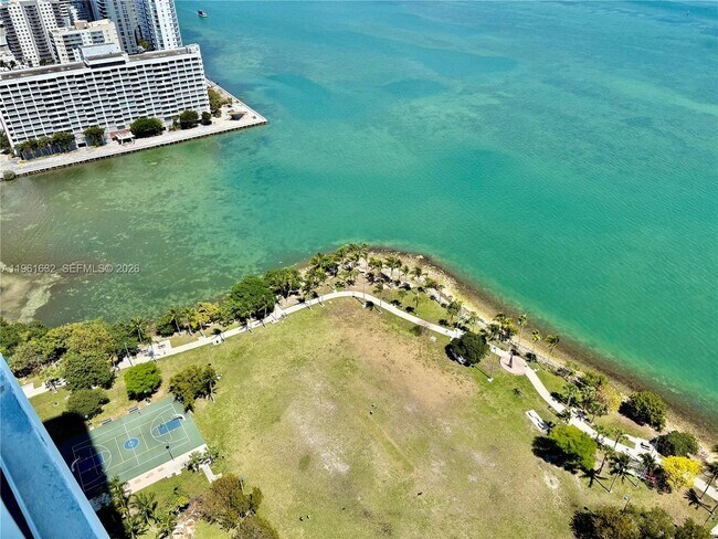 Building Photo - 1800 N Bayshore Dr