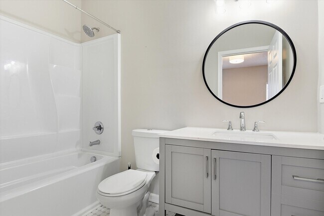 Building Photo - 630 N Hamilton Ave