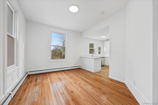 Building Photo - 38 Fairview Ave