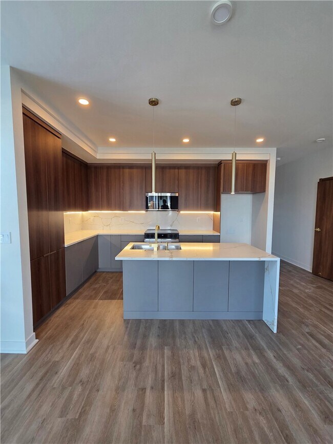 Building Photo - 1100 Emilia Ave