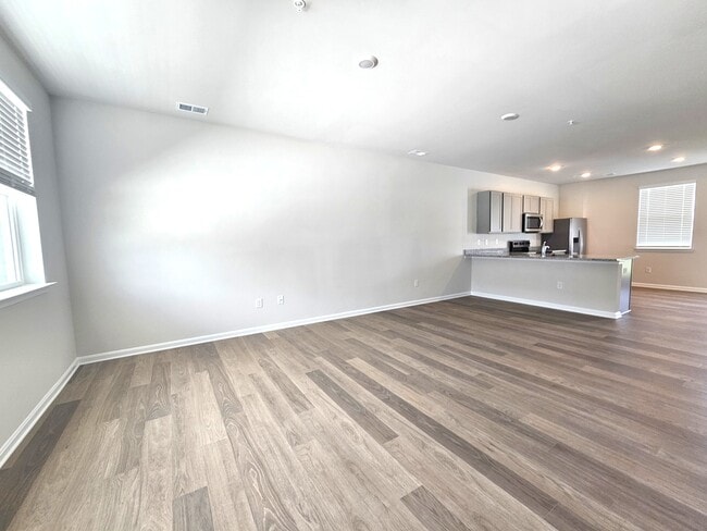 Building Photo - 1410 1st St