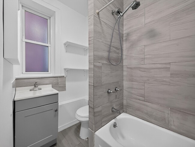 Building Photo - 352 Avenue C
