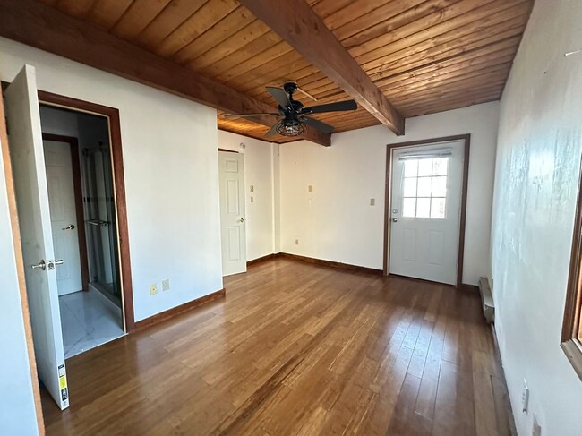 Building Photo - 123 Banbury Dr