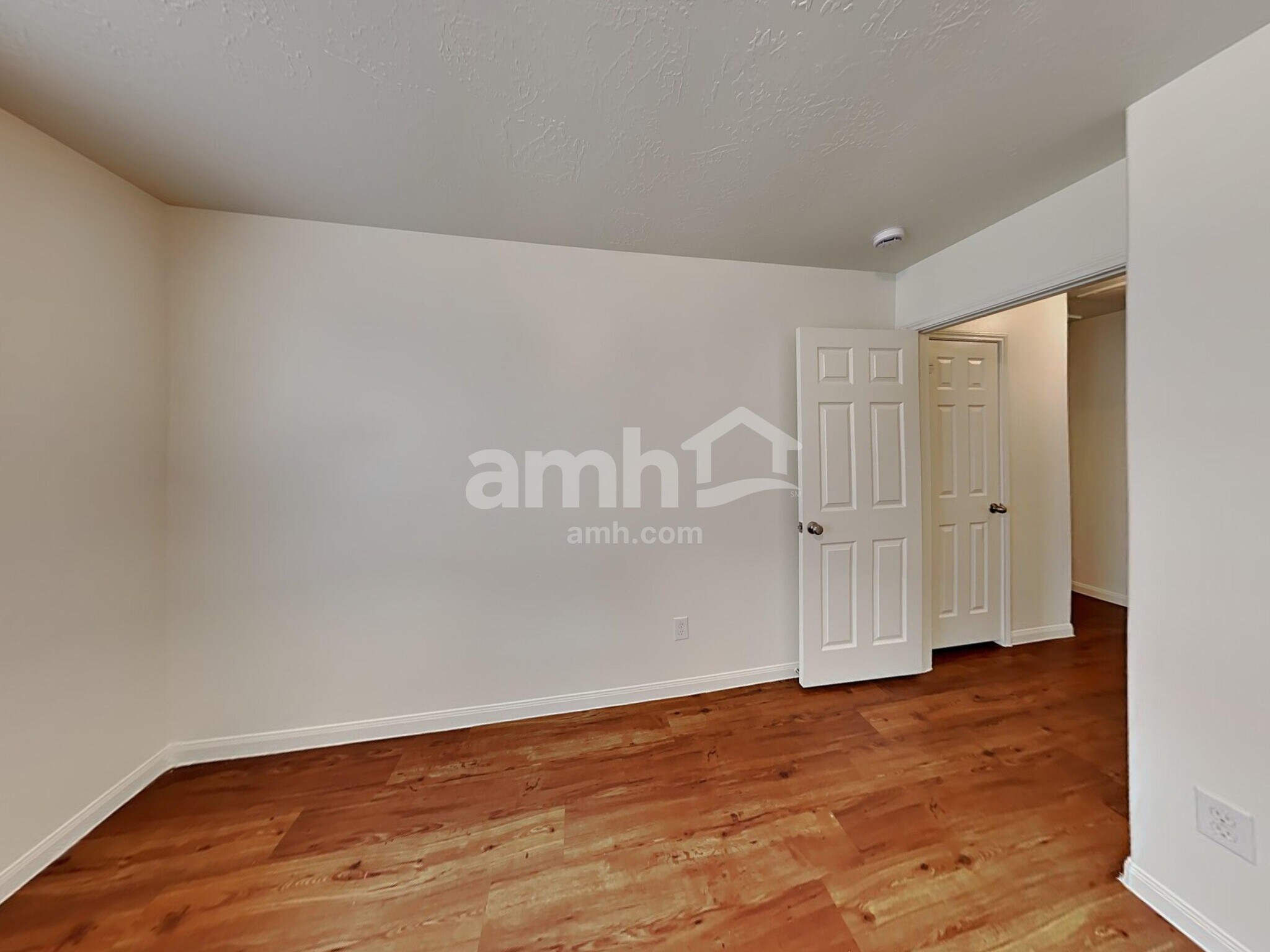 Building Photo - 26 Mira Loma Dr