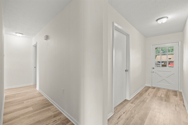 Building Photo - 3214 Flamborough Dr