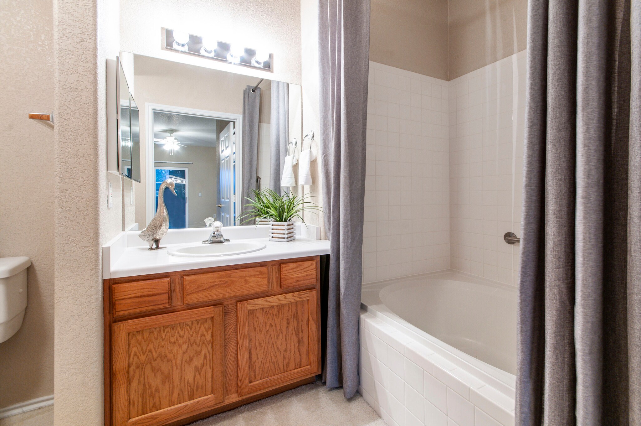 Master Bathroom - 3960 Riviera Grove