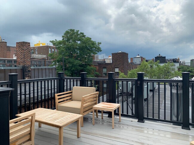 Building Photo - 33 Anderson St