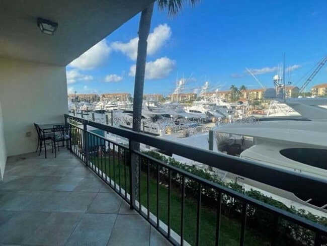 Building Photo - 2301 Marina Isle Way