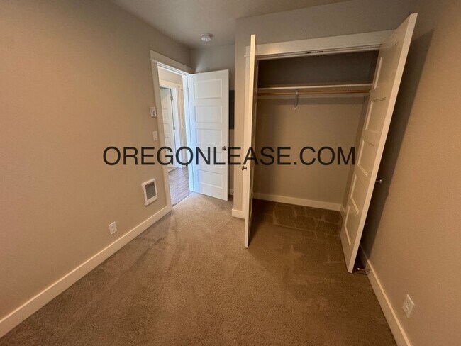 Building Photo - New construction 2 bedroom 2 bath Second floor Thurston duplex home