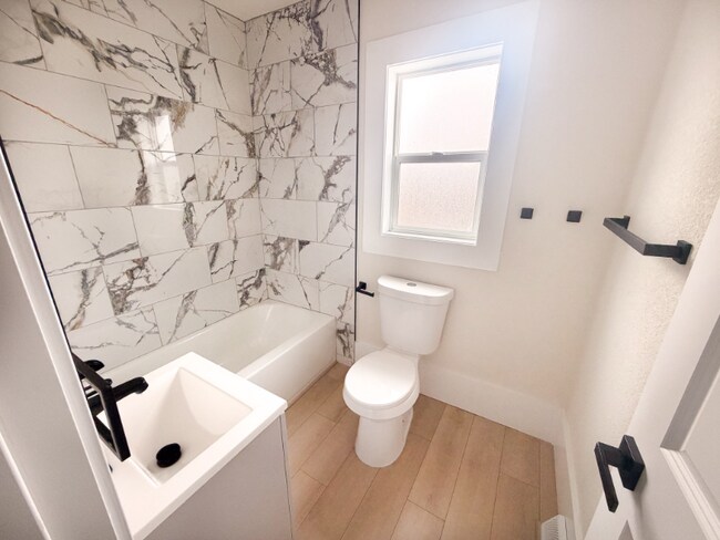 Building Photo - 509 11th St