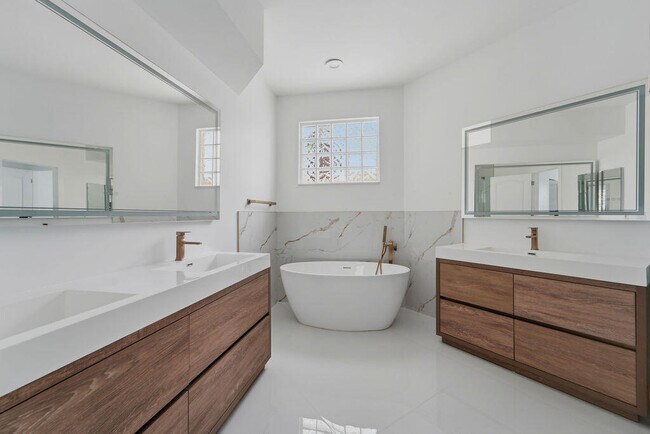 Building Photo - 8213 Quail Meadow Trce