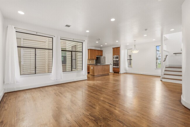 Building Photo - 2816 Rusk St