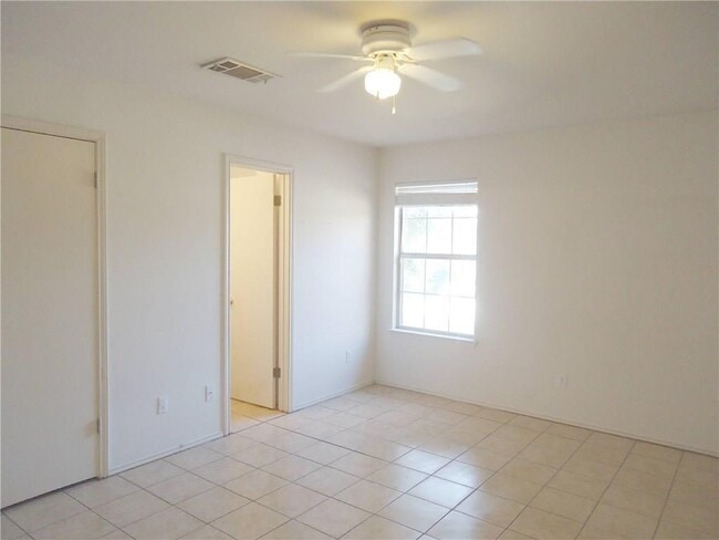 Building Photo - 9627 Sugar Hill Dr