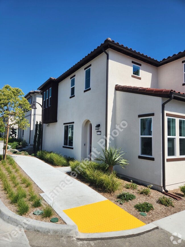 Building Photo - 3020 Harrison Ln