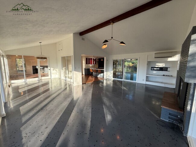 Building Photo - 1808 E 28th Ave