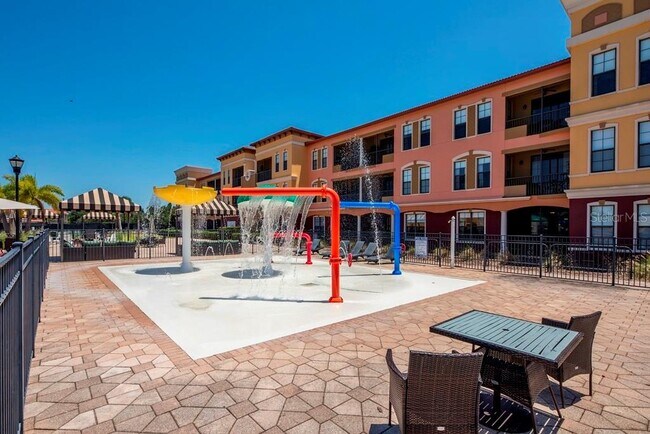 Building Photo - 13941 Clubhouse Dr