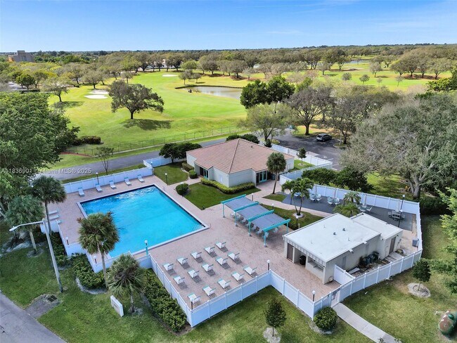 Building Photo - 3300 W Rolling Hills Cir