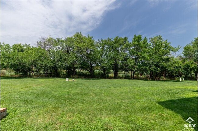 Building Photo - 565 N Bristol Ct