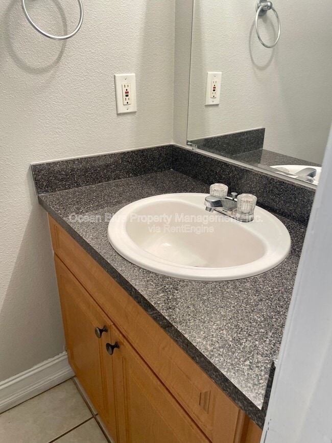 Building Photo - 2302 S Maki Rd