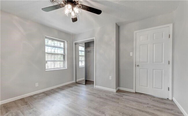 Building Photo - Renovated 3-bedroom House!