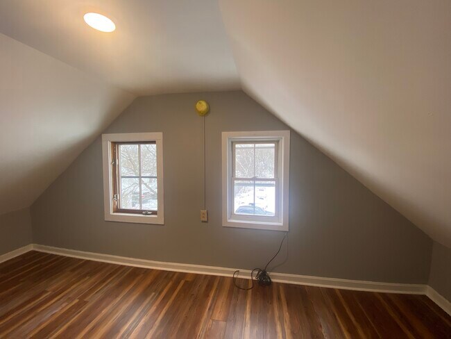 Building Photo - 55 Chase St