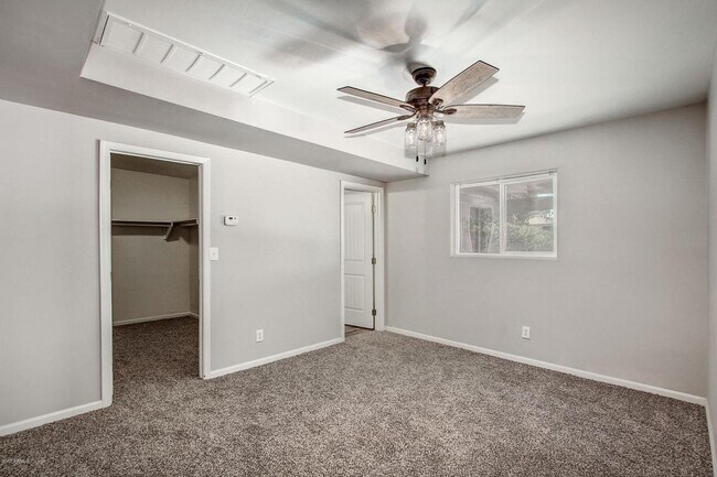 Building Photo - Beautiful Phoenix home