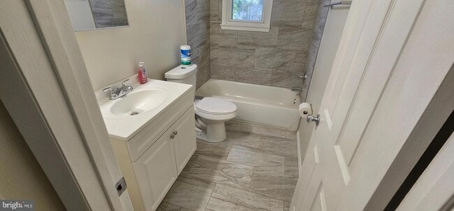 Building Photo - 5616 Old Temple Hill Rd