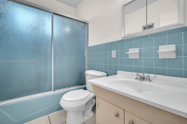 Building Photo - 5133 NE 18th Terrace