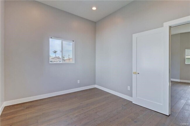 Building Photo - 409 Olive St