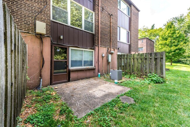 Building Photo - 25 Tower Hill Ct