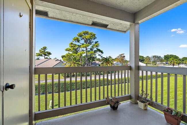 Building Photo - 1790 Abbey Rd