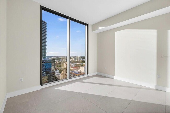 Building Photo - 275 1st Ave S