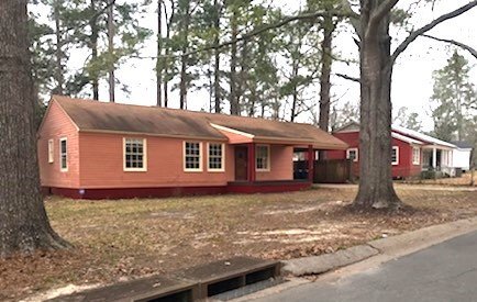 Building Photo - 3 Bedroom/1 bath home on corner lot with a large fenced back yard