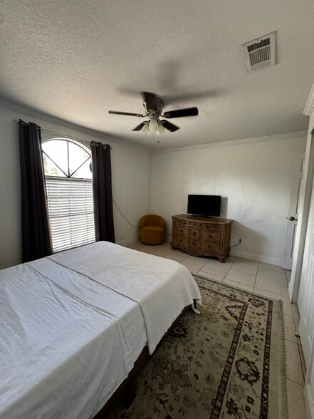 Building Photo - 2522 Albaca Dr