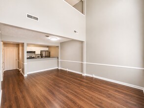 Building Photo - Spacious Townhome for Rent in West Knoxville-1 Bedroom
