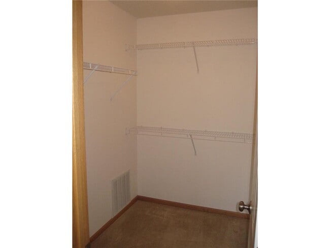 Building Photo - 3553 Sterling Heights Dr