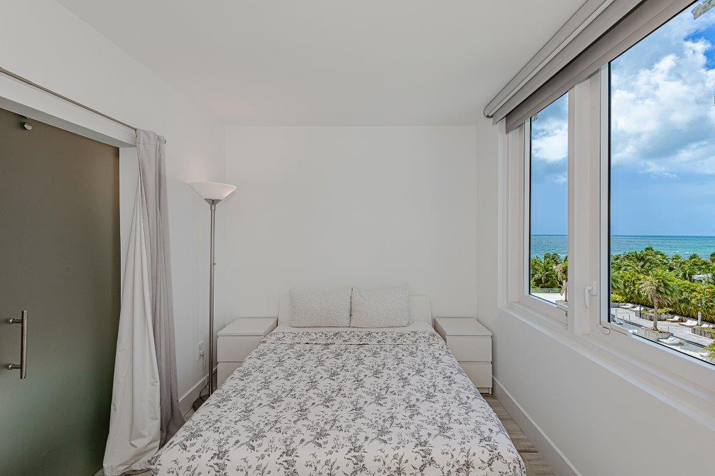 Building Photo - 2301 Collins Ave