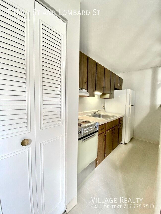 Building Photo - 92 E High St