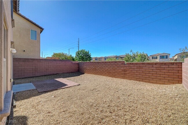 Building Photo - 9252 Valley Ranch Ave