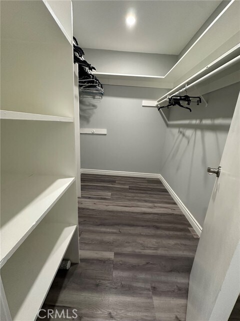 Building Photo - 1127 E Del Mar Blvd