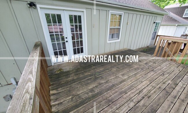 Building Photo - Beautiful Home in the Heart of Overland Pa...