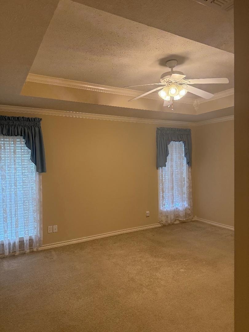 Building Photo - 2405 Tyler Ln