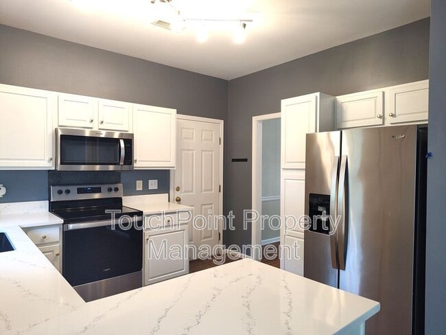 Building Photo - 9405 Mitchell Glen Dr