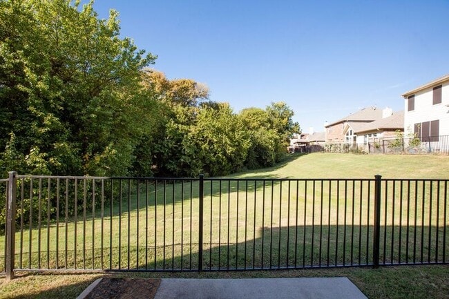 Building Photo - 2805 Gooseberry Dr